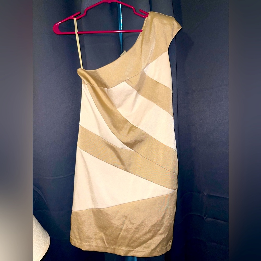One shoulder dress